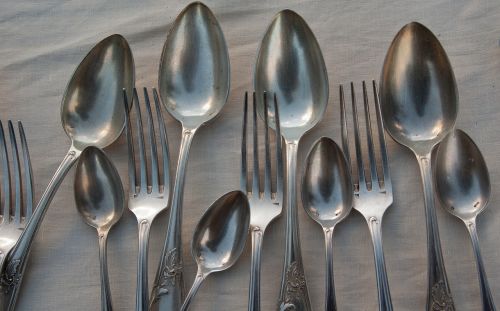 forks spoons silverware