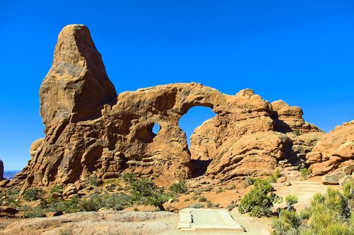 formation of turret arch  arches national park  landscape