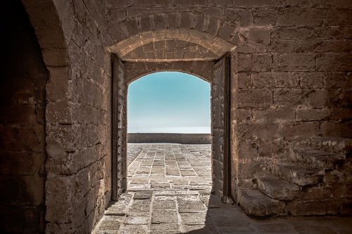 fort  door  old
