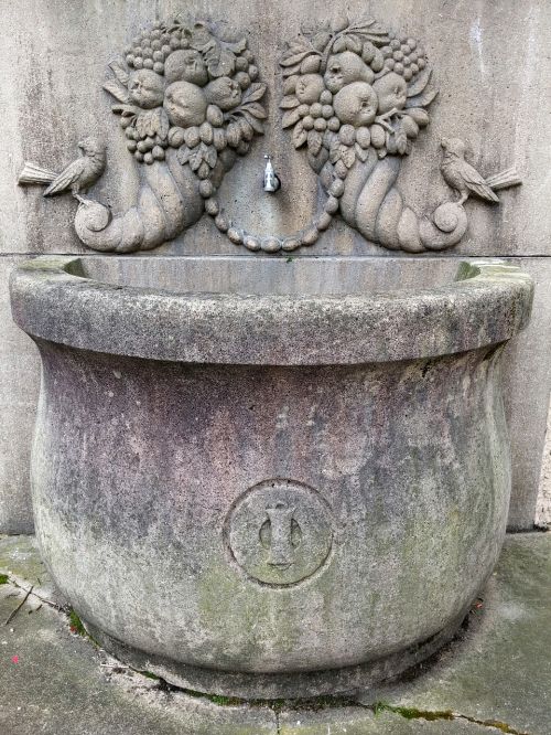 fountain thirst water
