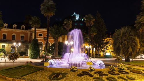 castle fountain night