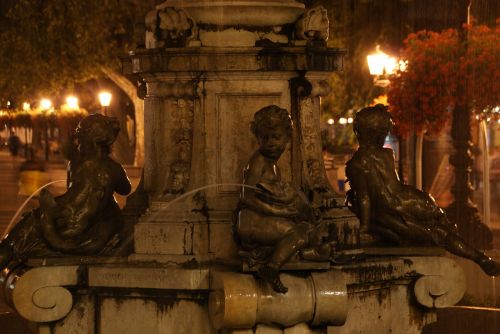 fountain bratislava night