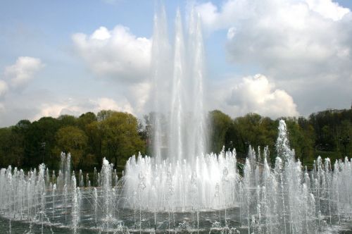 fountain water spout