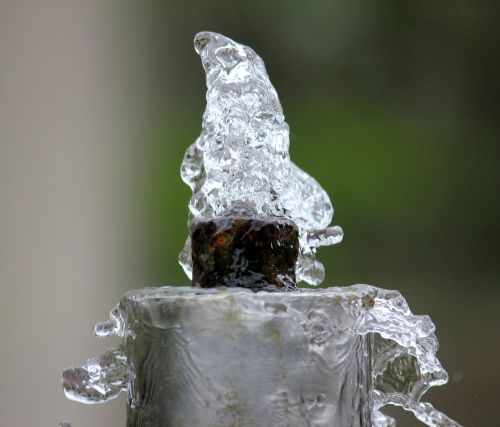 fountain water feature bubble