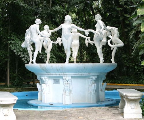 fountain tropicana cuba