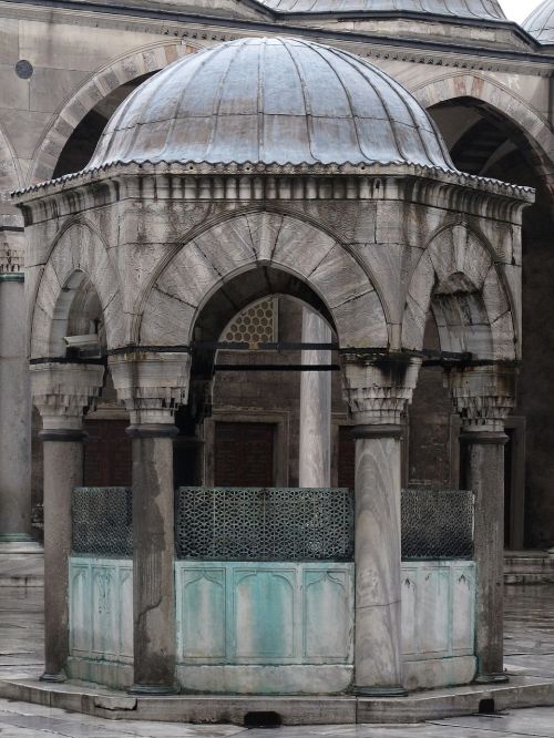fountain mosque courtyard