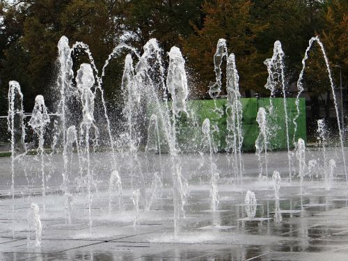 fountain drip water