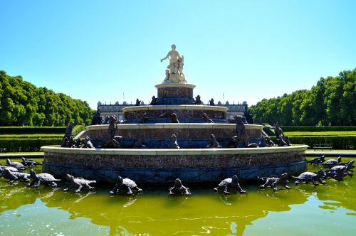 fountain schlosspark herrenchiemsee herrenchiemsee