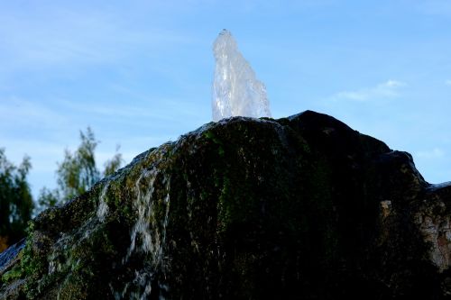 fountain rock stone