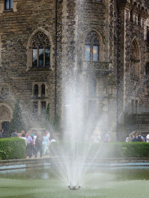 fountain castle water