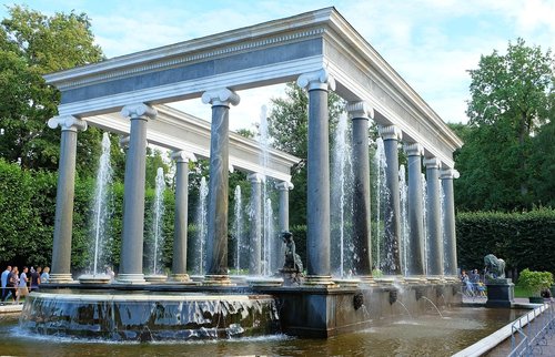 fountain  water  columns
