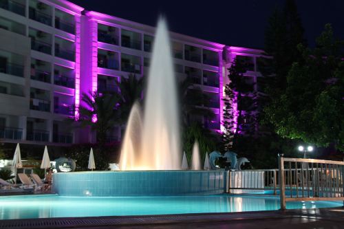 fountain hotel pool