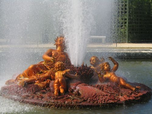 fountain statue water