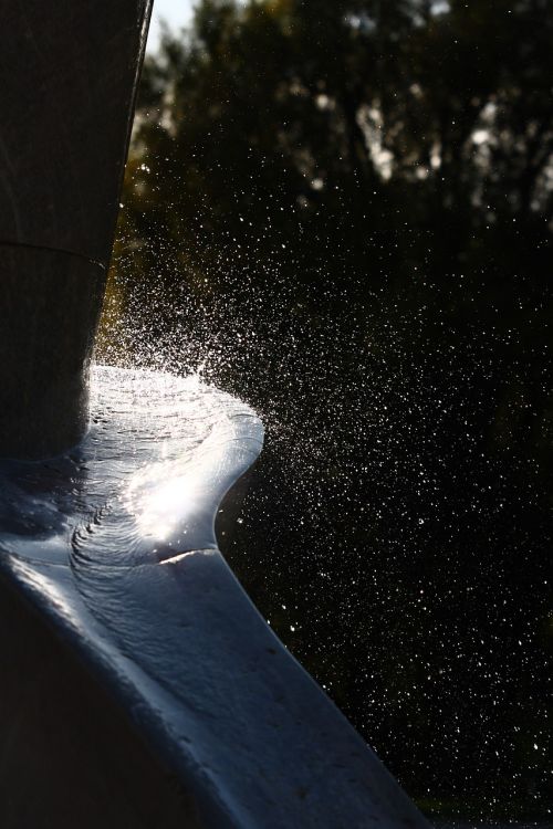 fountain water spray