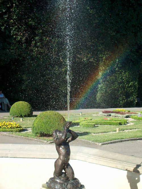 fountain screen rainbow