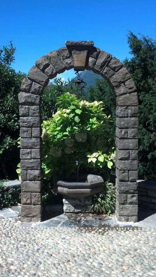 fountain arch keystone