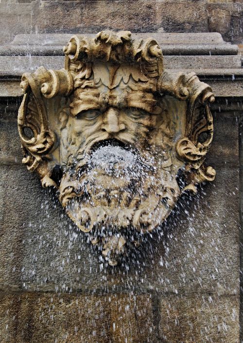 fountain statue city