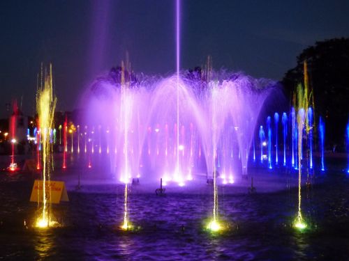 fountain water light