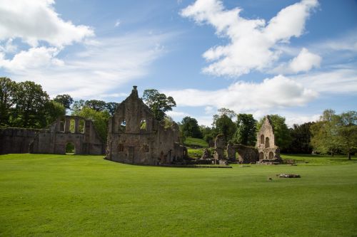 Fountains Abbey, Summer