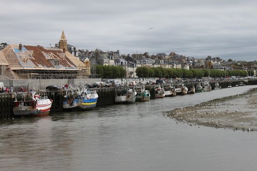 france  holiday  sea