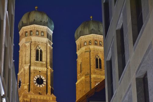 frauenkirche munich towers