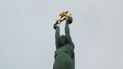 freedom monument riga latvia