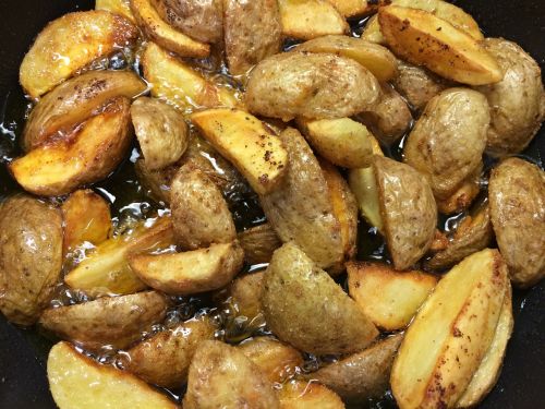 fried potatoes delicious lunch