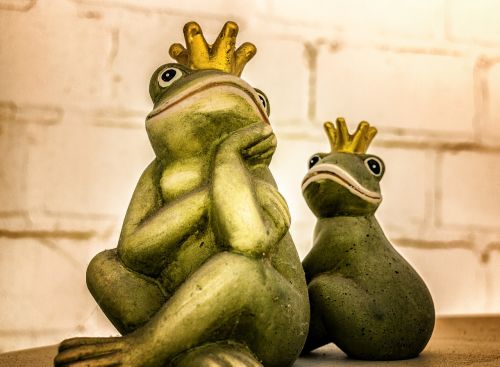 frog king figure