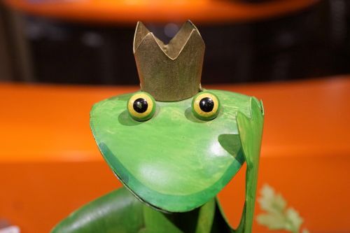 frog king green