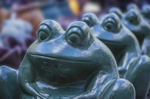 frog  sculpture  ceramic