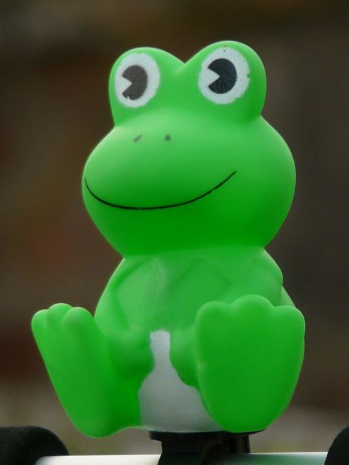 frog green figure