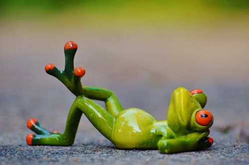 frog relaxed figure