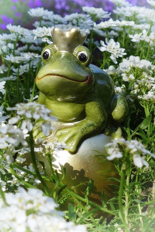 frog prince wedding flowers