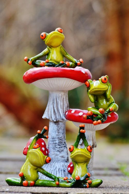 frogs mushrooms figures