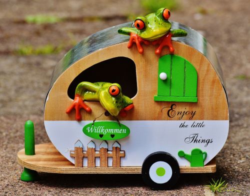frogs caravan funny