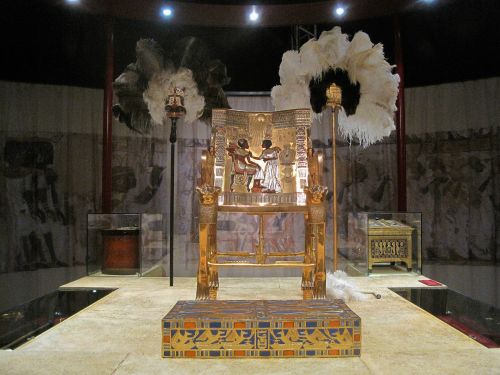 Front View Of Tutankhamun&#039;s Throne