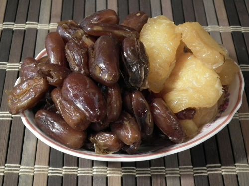 fruit dates dried fruits