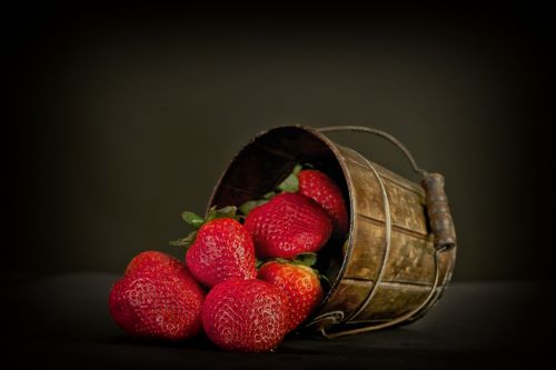 fruit strawberries red