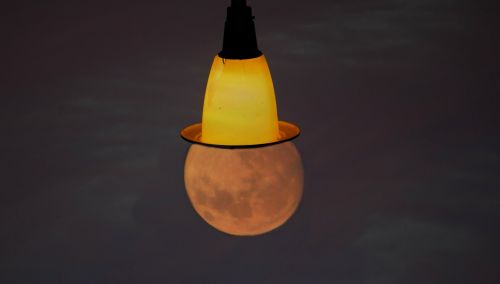 full moon street light lantern