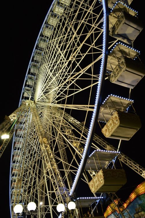 fun fair wheel avignon