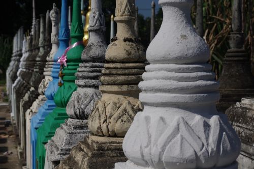 funeral columns thailand kachanamburi