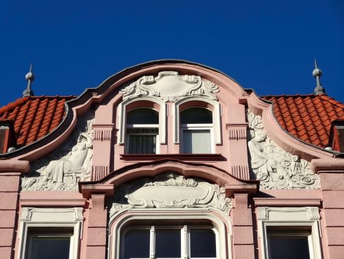 gable pediment architecture