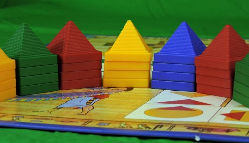 game pyramids play