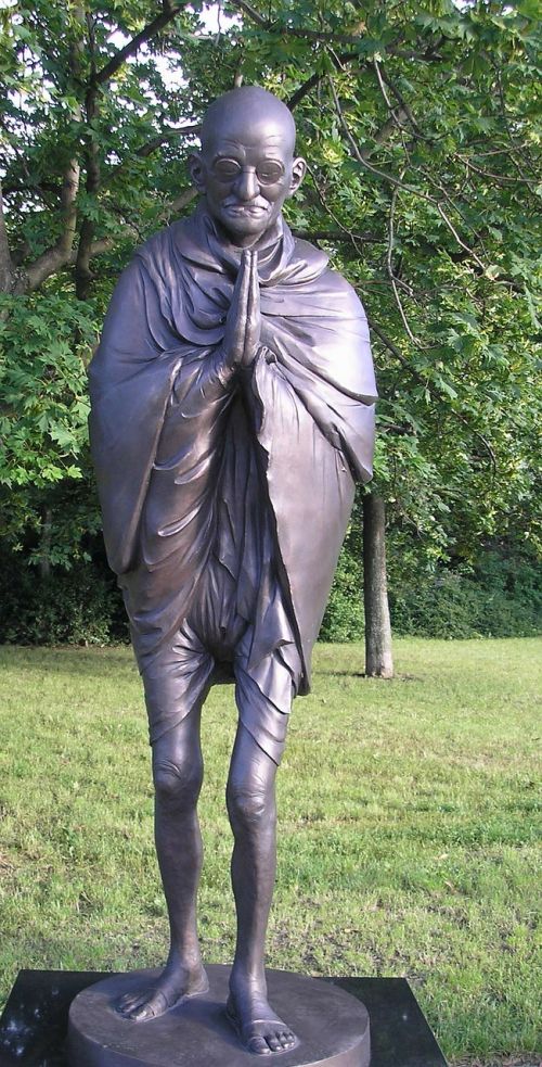 gandhi symbol statue