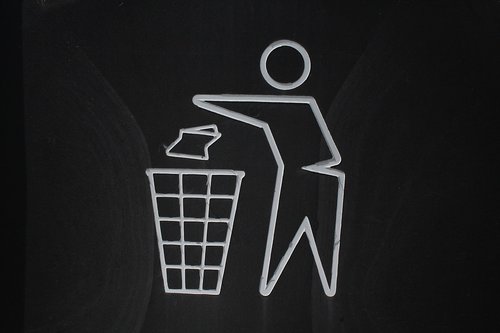 garbage can  symbol