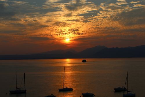 garda sunset evening