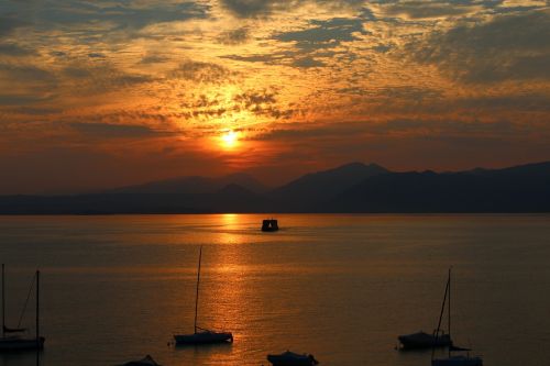 garda sunset evening