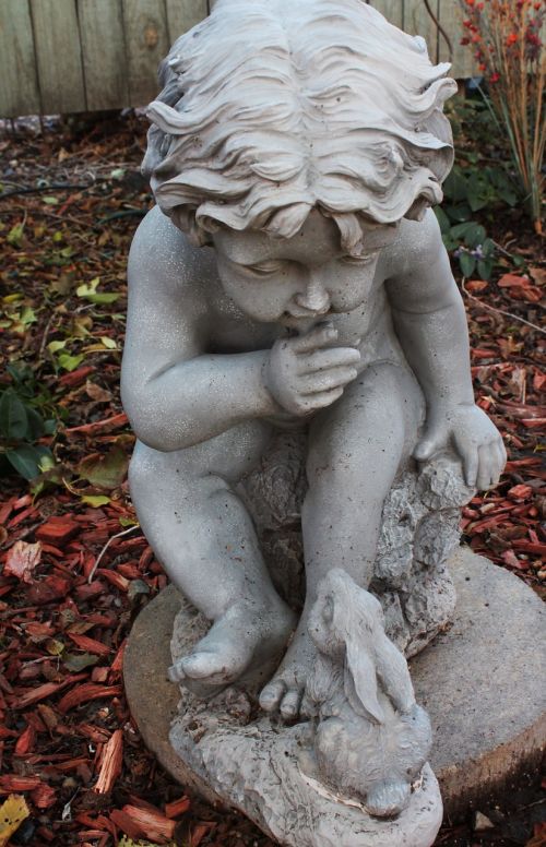 garden sculpture statue