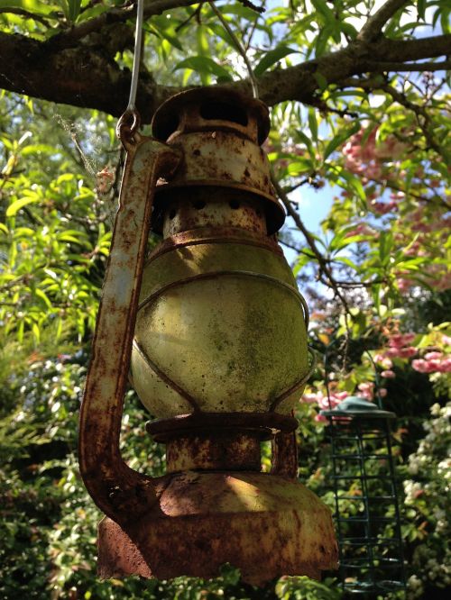 garden lamp rust