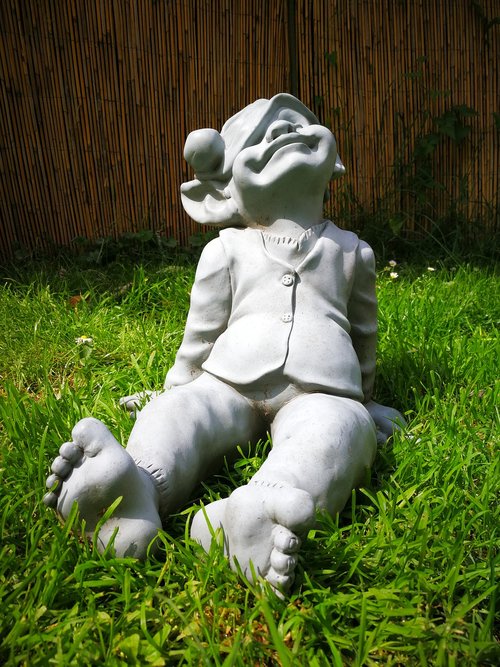 garden  sculpture  imp